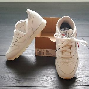 BNIB reebok classic sneakers